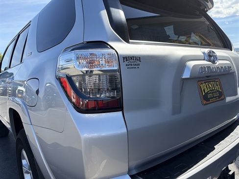 Used 2024 Toyota 4Runner SR5 Premium w/ Moonroof Package AWD/4WD image 59