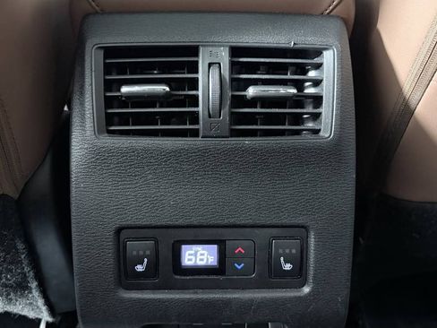 Used 2025 Mitsubishi Outlander SEL AWD/4WD image 31