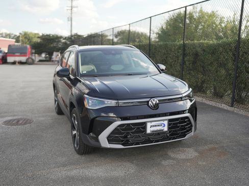 New 2025 Volkswagen Taos SEL image 2