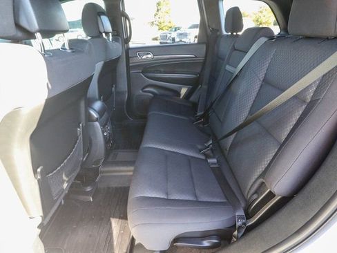 Used 2018 Jeep Grand Cherokee Laredo image 27