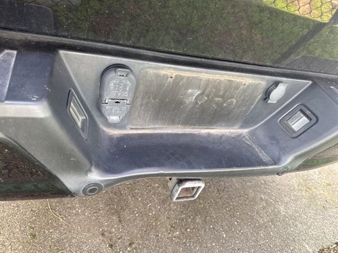 Used 2016 Ford F150 Lariat w/ Equipment Group 502A Luxury image 9