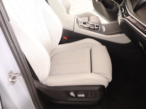 Used 2024 BMW X5 xDrive40i w/ M Sport Package AWD/4WD image 14