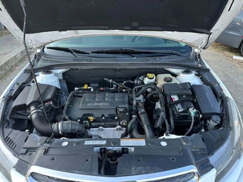 Used 2016 Chevrolet Cruze LT image 11