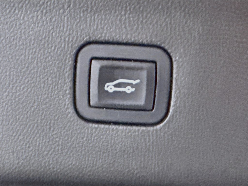 Used 2018 Buick Enclave Premium AWD/4WD image 32