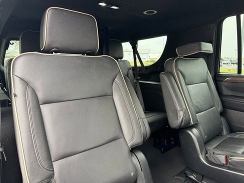 Used 2023 Chevrolet Suburban Premier AWD/4WD image 14