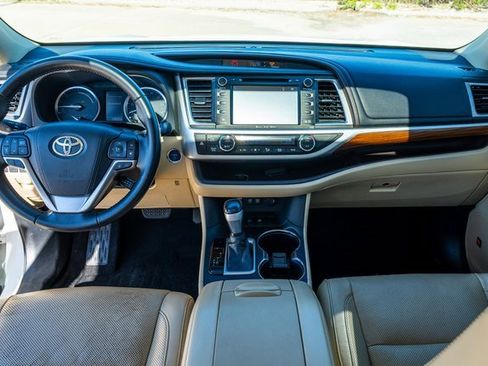 Used 2018 Toyota Highlander Limited image 8