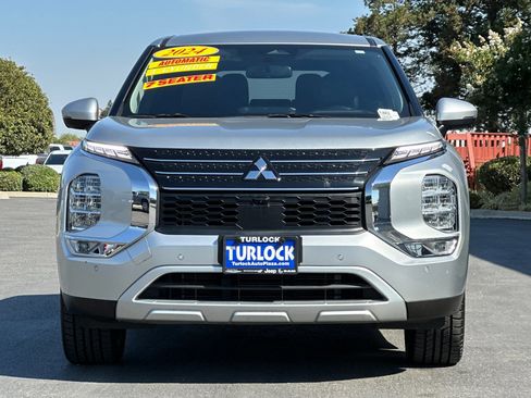 Used 2024 Mitsubishi Outlander SE image 10