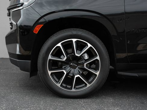 Used 2023 Chevrolet Tahoe RST w/ Luxury Package AWD/4WD image 34