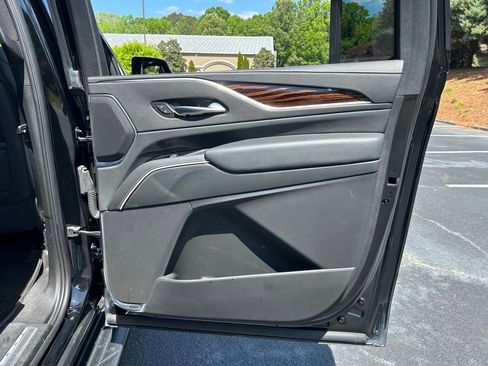 Used 2023 Cadillac Escalade ESV Premium Luxury image 59