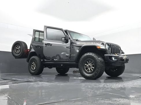 Used 2021 Jeep Wrangler Unlimited Rubicon w/ Dual Top Group AWD/4WD image 34