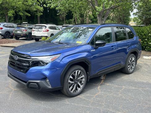 New 2026 Subaru Forester Touring AWD/4WD image 3