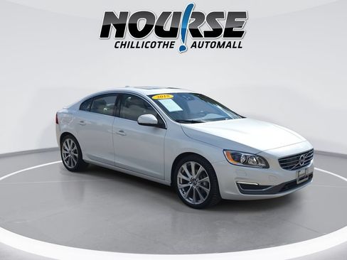 Used 2018 Volvo S60 T5 Inscription Platinum w/ Climate Package AWD/4WD image 2