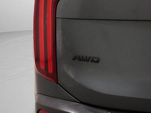 Used 2022 Kia Telluride SX w/ Nightfall Edition Package AWD/4WD image 9