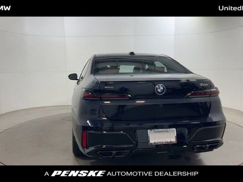 New 2025 BMW 760i xDrive w/ Executive Package image 7