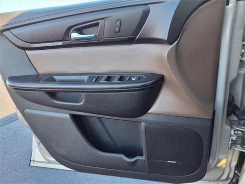 Used 2015 GMC Acadia SLT image 19