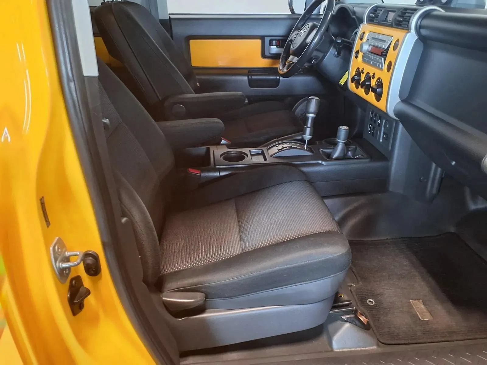 Used 2007 Toyota FJ Cruiser 4WD w/ Upgrade Pkg 2 image 12