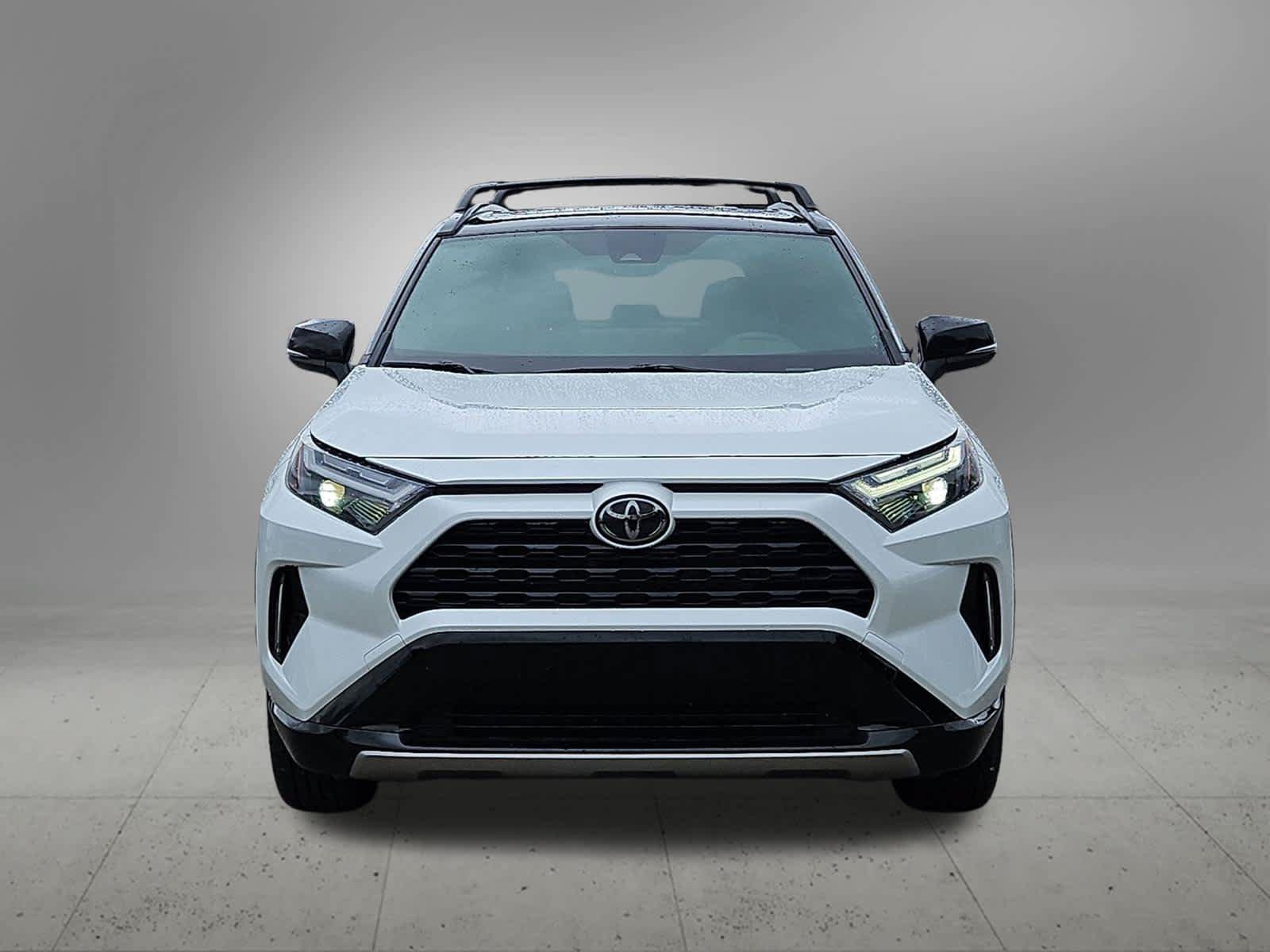 Used 2025 Toyota RAV4 XSE AWD/4WD image 6