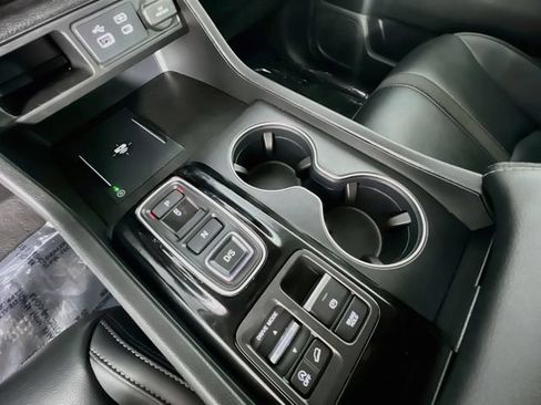 Used 2025 Honda Pilot EX-L image 25