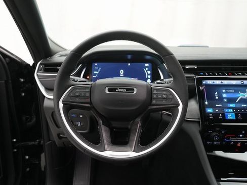 Used 2025 Jeep Grand Cherokee Limited 4xe image 4