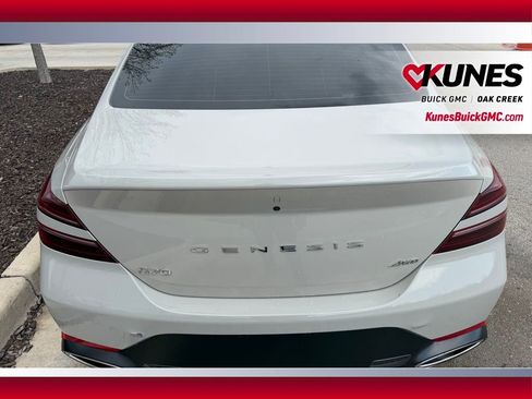 Used 2025 Genesis G70 2.5T image 4