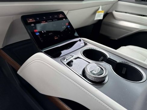 New 2026 Cadillac Vistiq Sport image 27