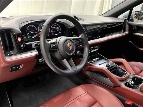 New 2026 Porsche Cayenne image 4