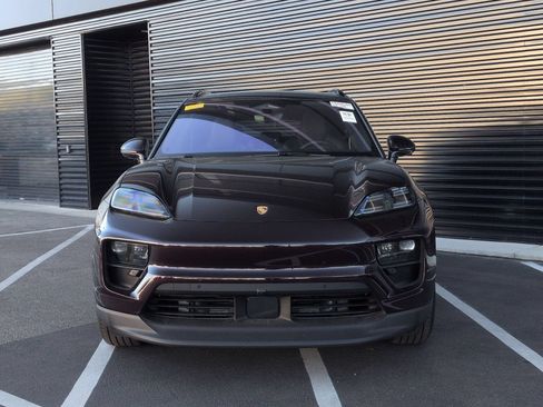 Certified 2025 Porsche Macan 4 Electric AWD/4WD image 10