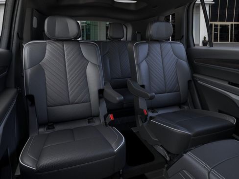 New 2026 Cadillac Vistiq Premium Luxury AWD/4WD image 17