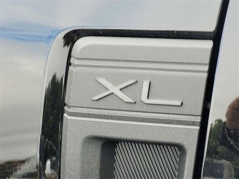 New 2025 Ford Maverick XL image 24