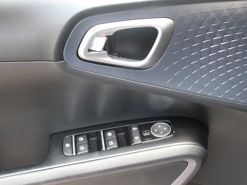 Certified 2023 Kia Soul EX FWD image 17