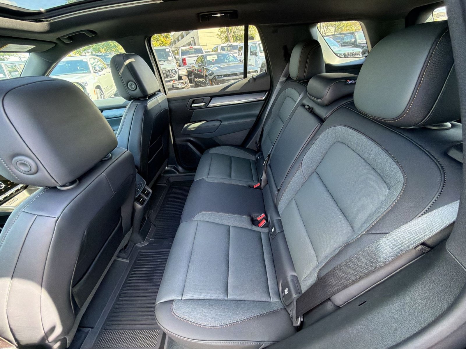 New 2027 GMC Terrain AT4 w/ Convenience Package III AWD/4WD image 25