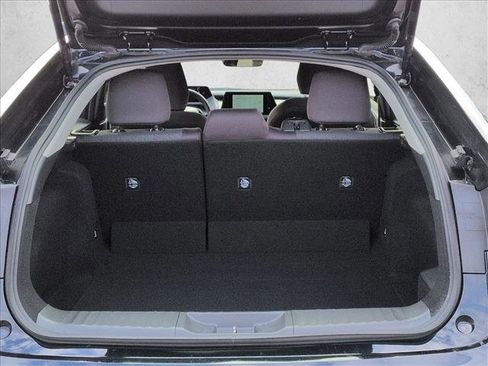 Used 2025 Toyota Prius LE image 6