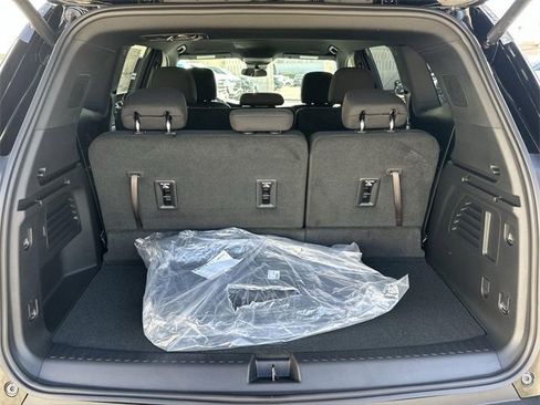 New 2025 GMC Acadia Elevation image 27