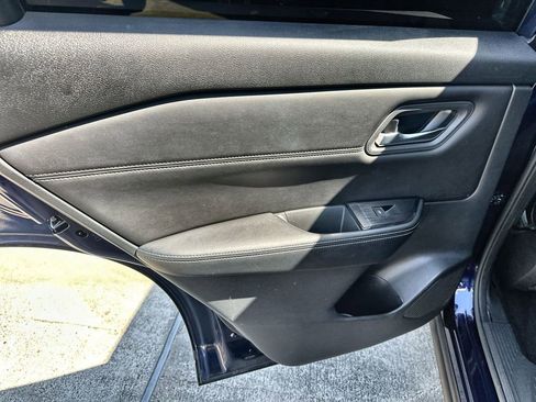 Used 2024 Nissan Rogue SL FWD image 15