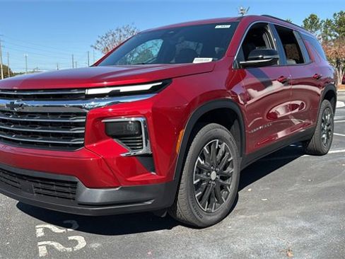 New 2026 Chevrolet Traverse LT image 3