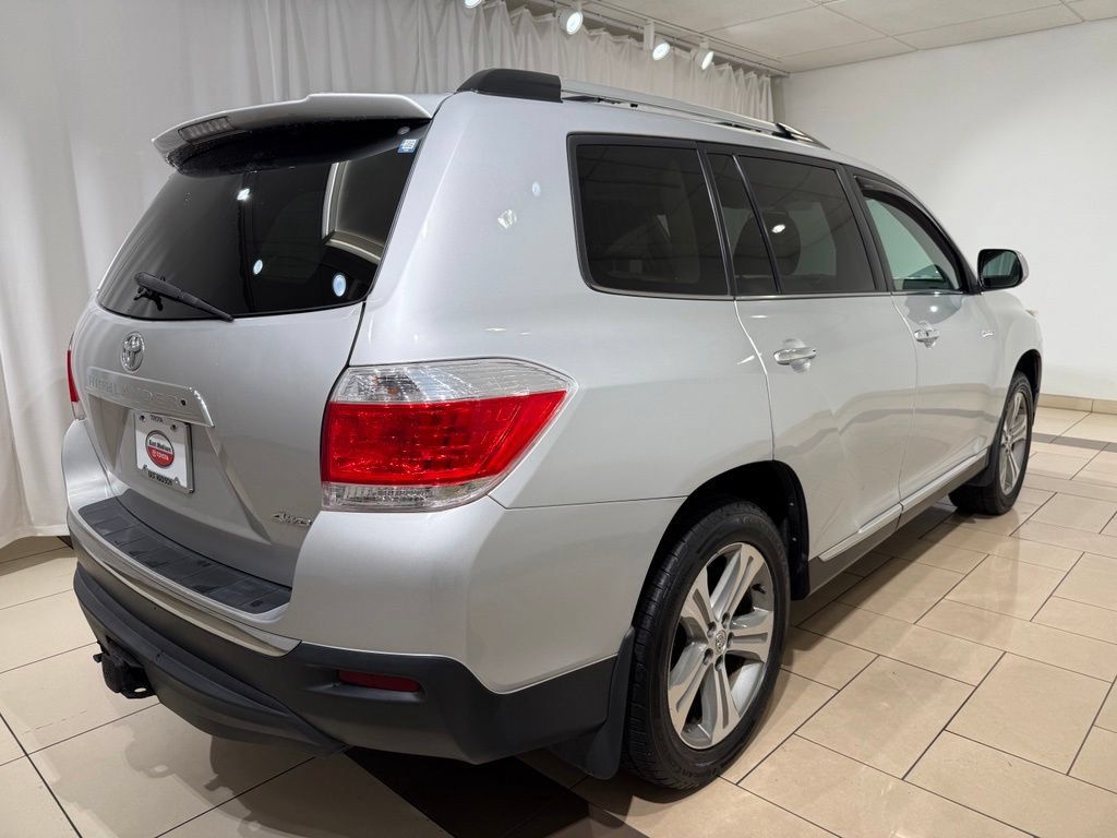 Used 2013 Toyota Highlander Limited AWD/4WD image 5