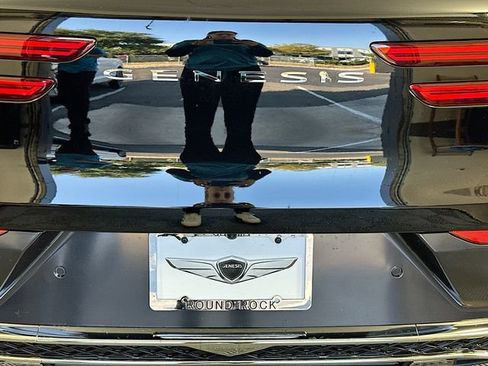 Certified 2026 Genesis GV70 2.5T Advanced AWD/4WD image 22