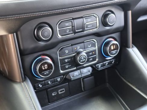 Used 2021 Chevrolet Tahoe High Country AWD/4WD image 25