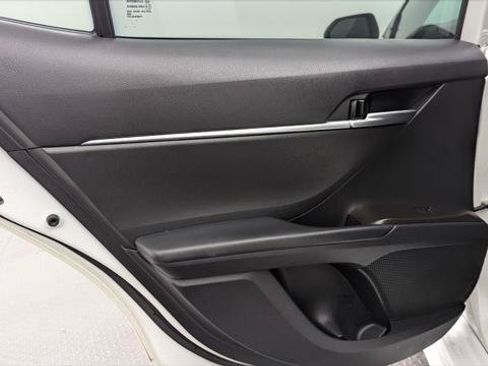 Used 2022 Toyota Camry SE w/ Audio Upgrade Package FWD image 16