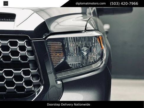 Used 2021 Toyota Tundra SR5 w/ SR5 Upgrade Package AWD/4WD image 14