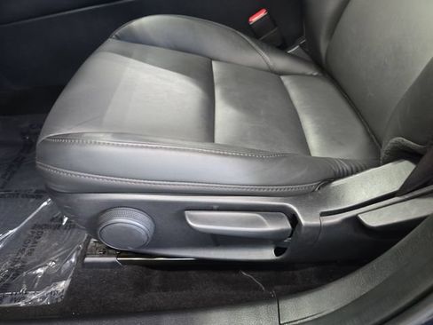 Used 2024 MAZDA MAZDA3 s FWD image 29