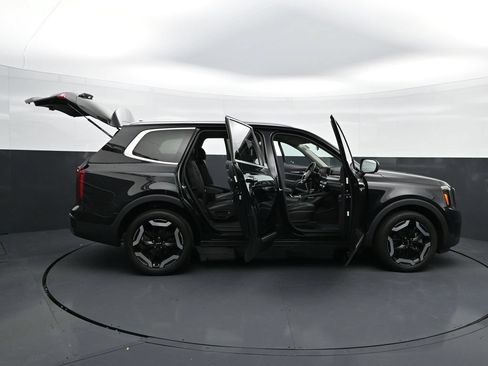 Used 2023 Kia Telluride S FWD image 49