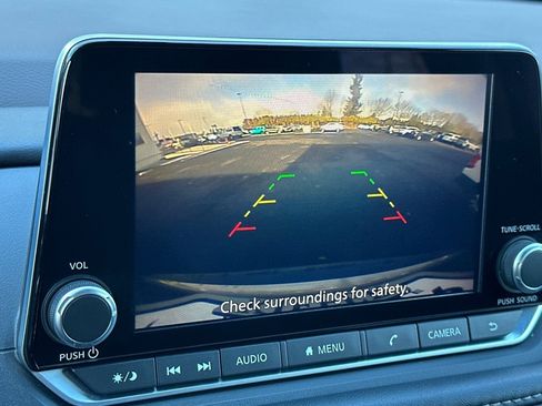 Used 2023 Nissan Rogue SV image 22