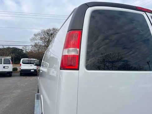 Used 2021 GMC Savana 2500 w/ Driver Convenience Package image 10