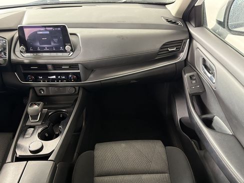 Used 2024 Nissan Rogue SV AWD/4WD image 31