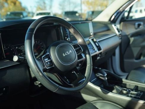 Used 2023 Kia Sorento X-Line EX image 30