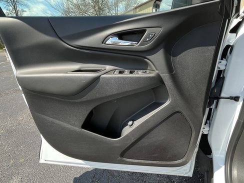 Certified 2024 Chevrolet Equinox LT w/ LPO, Floor Liner Package image 9