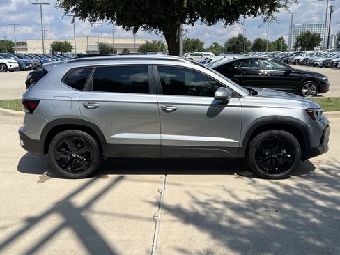 Certified 2025 Volkswagen Taos SEL image 11