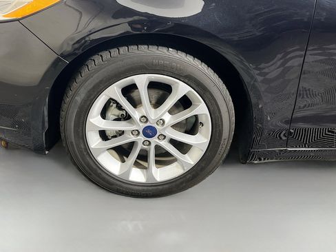 Used 2020 Ford Fusion SE image 13