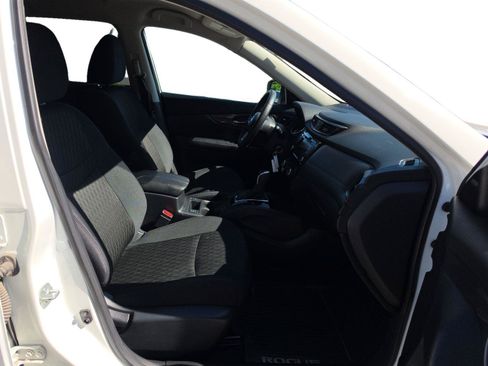 Used 2020 Nissan Rogue S FWD image 24